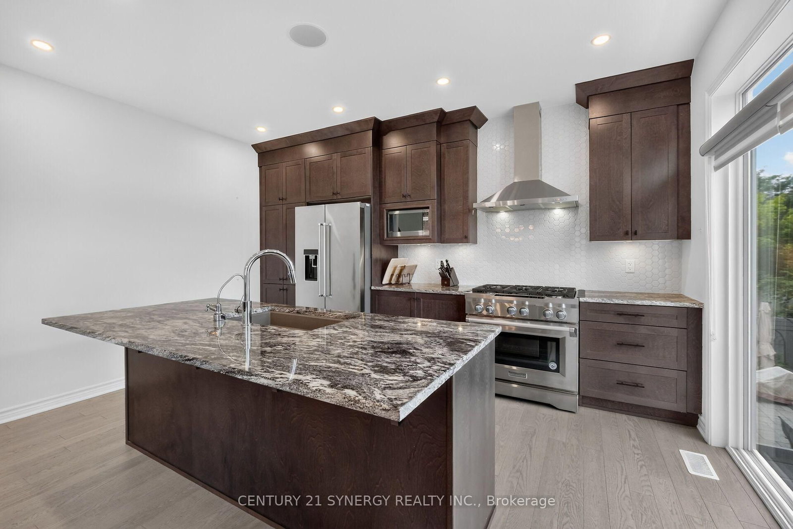 124 Des Aubrais Crescent • Ottawa, ON photo 14