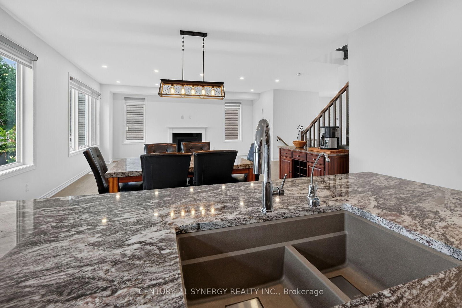 124 Des Aubrais Crescent • Ottawa, ON photo 19