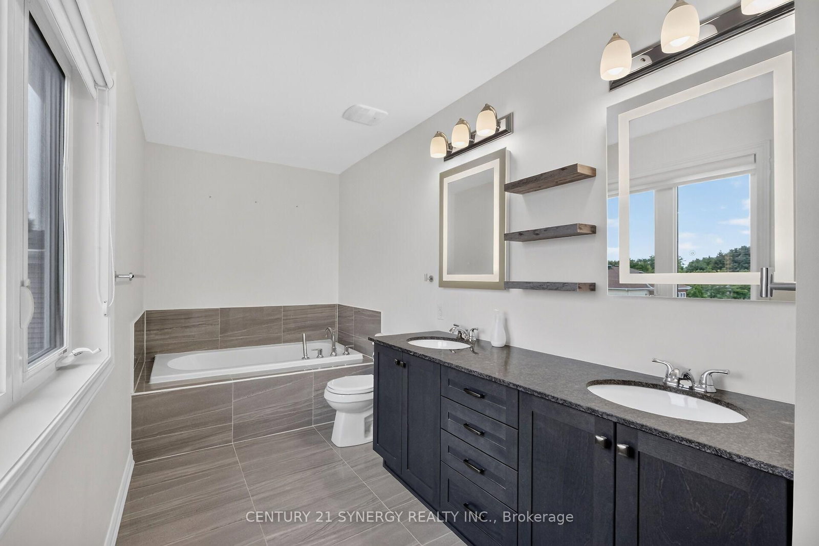 124 Des Aubrais Crescent • Ottawa, ON photo 35