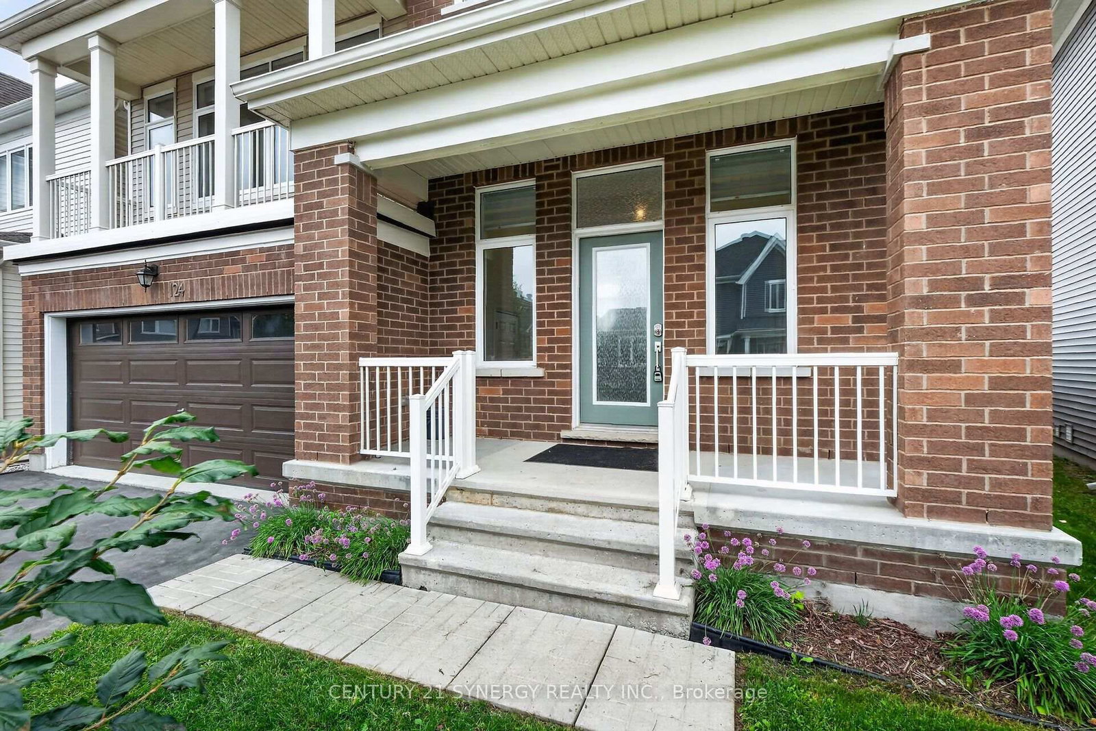 124 Des Aubrais Crescent • Ottawa, ON photo 4