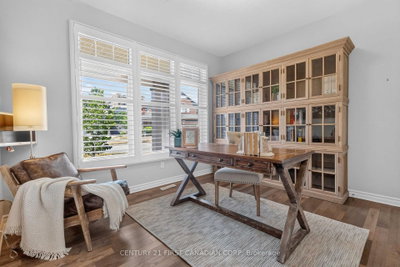 3183 Pincombe Drive • London South, ON photo 6