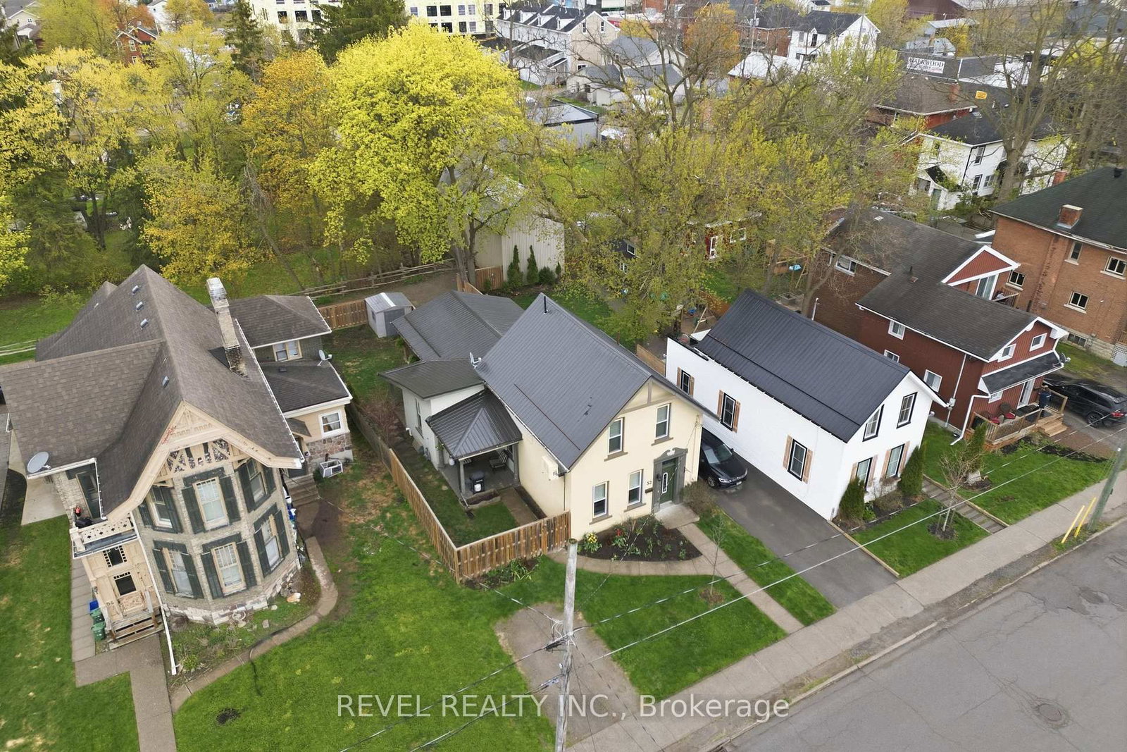52 Cambridge Street N • Kawartha Lakes, ON photo 35