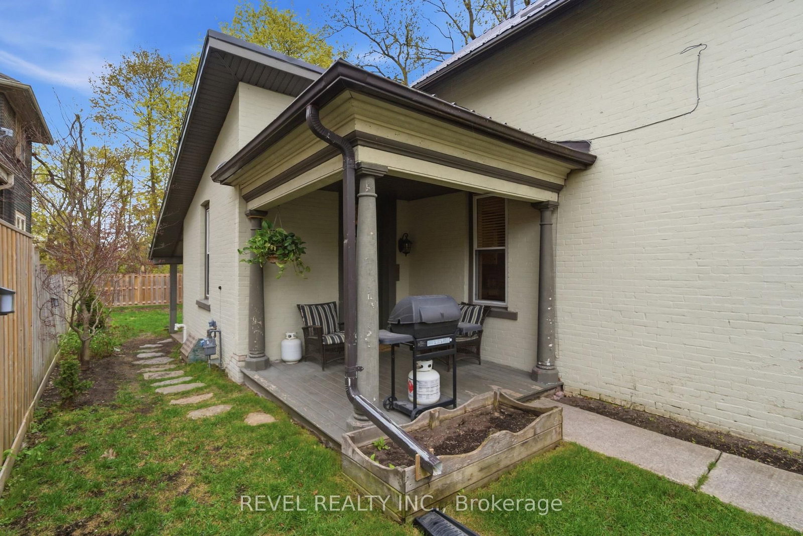 52 Cambridge Street N • Kawartha Lakes, ON photo 39