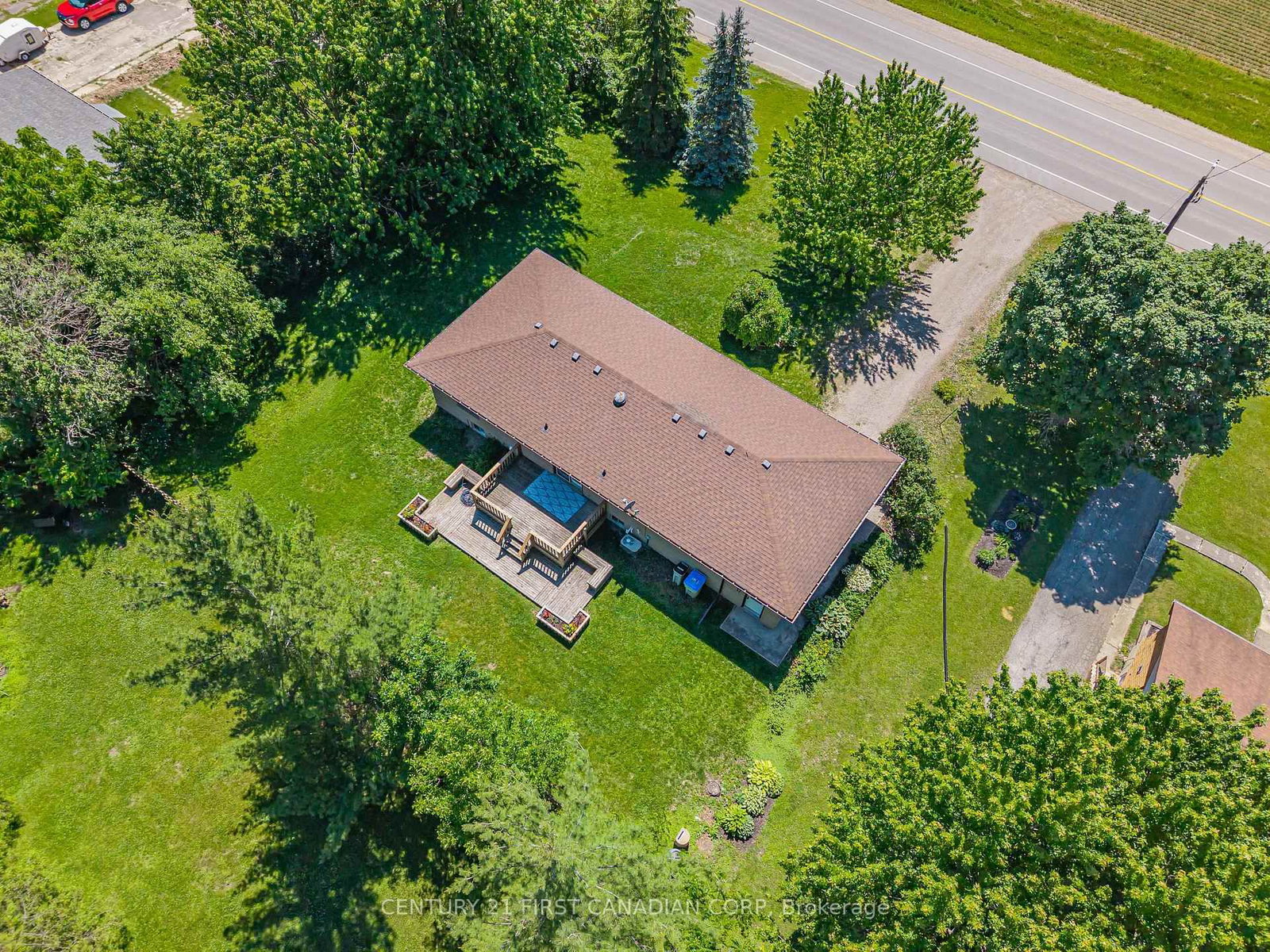 34314 Denfield Road • Lucan Biddulph, ON photo 2