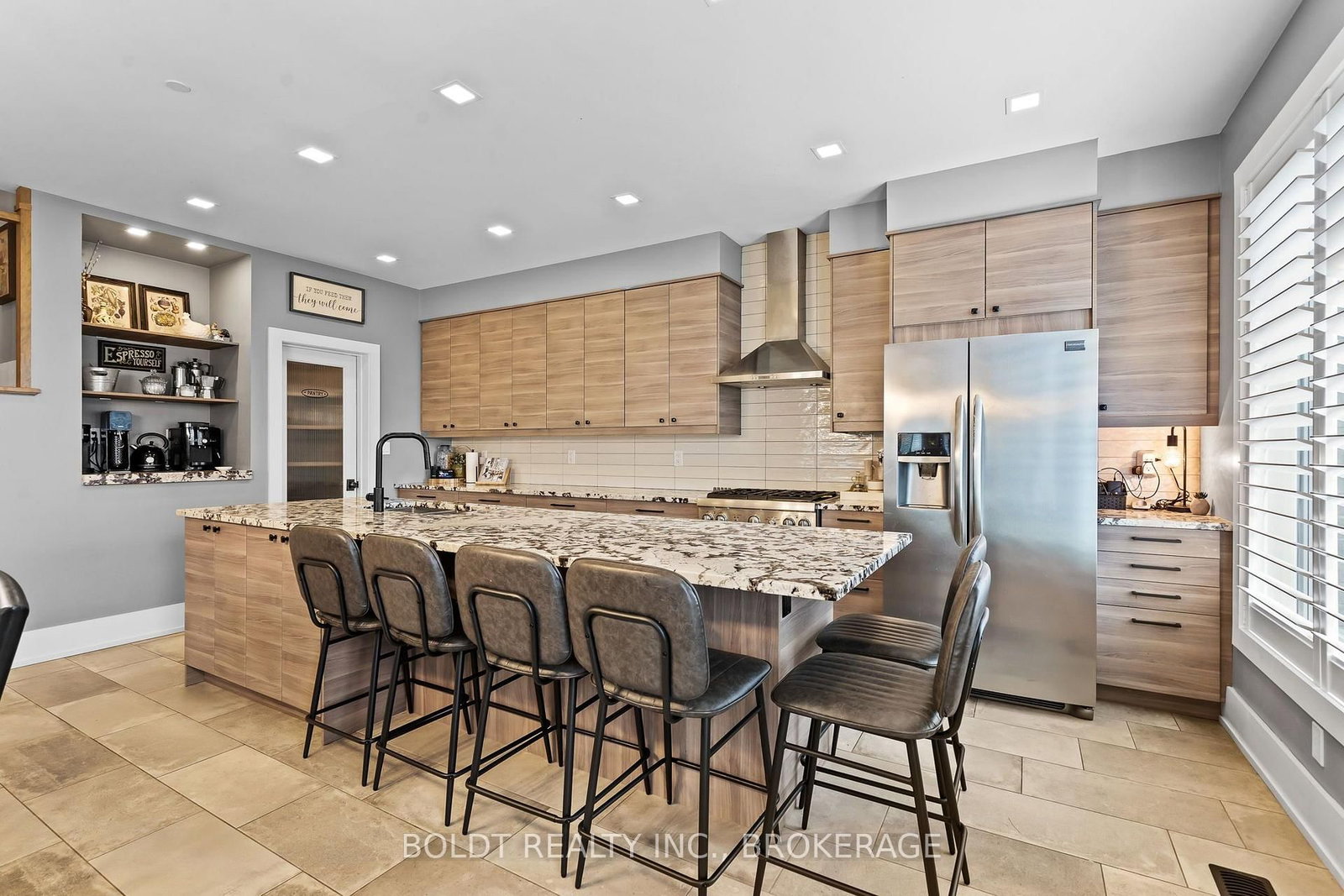 90 Videl Crescent N • St. Catharines, ON photo 12