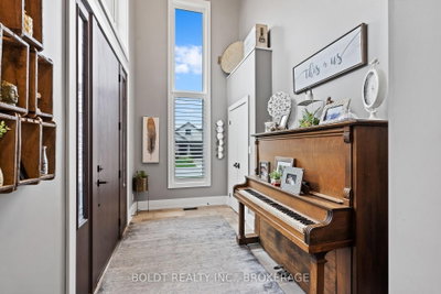 90 Videl Crescent N • St. Catharines, ON photo 5