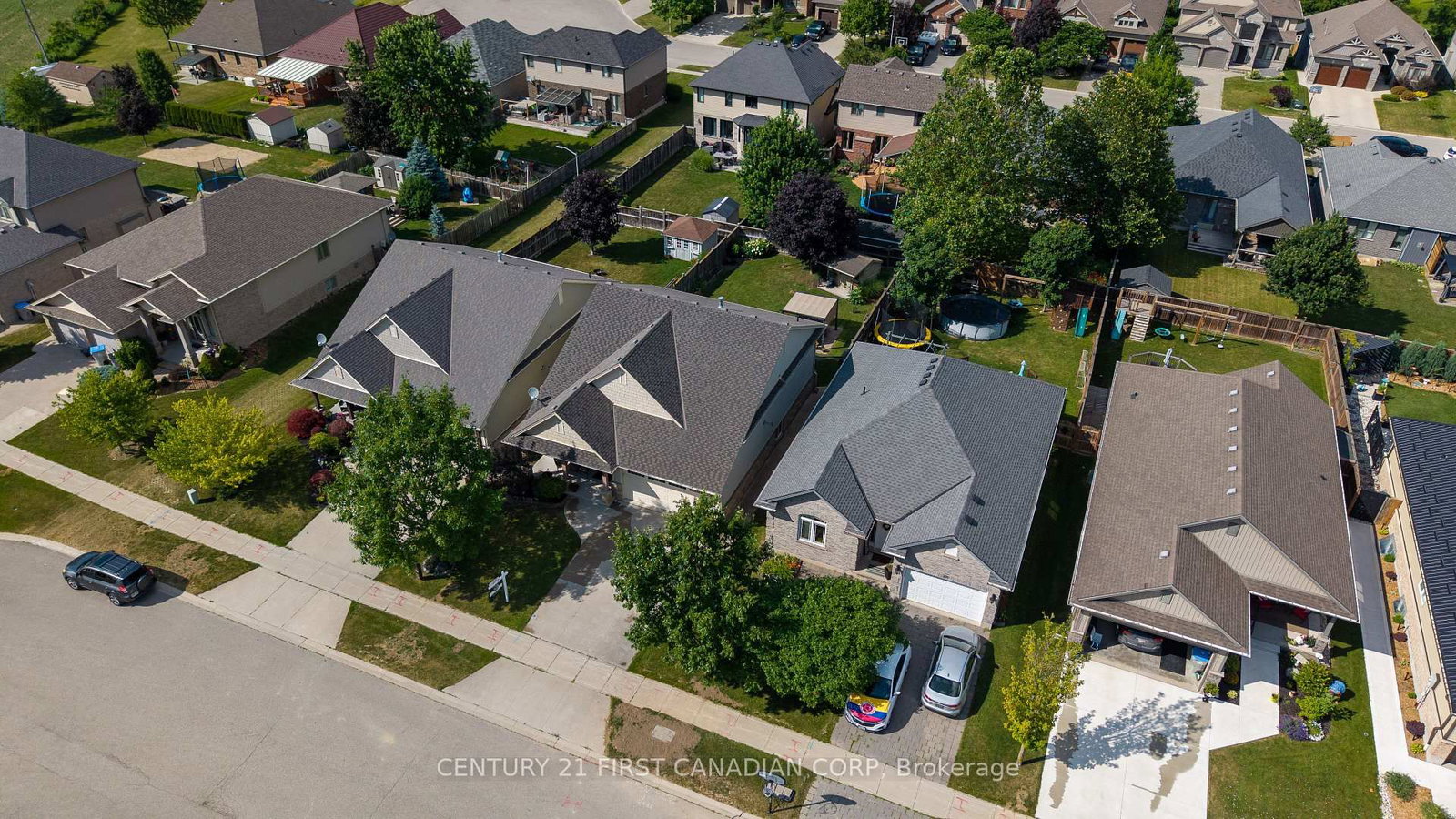 292 Walnut Street • Lucan Biddulph, ON photo 37