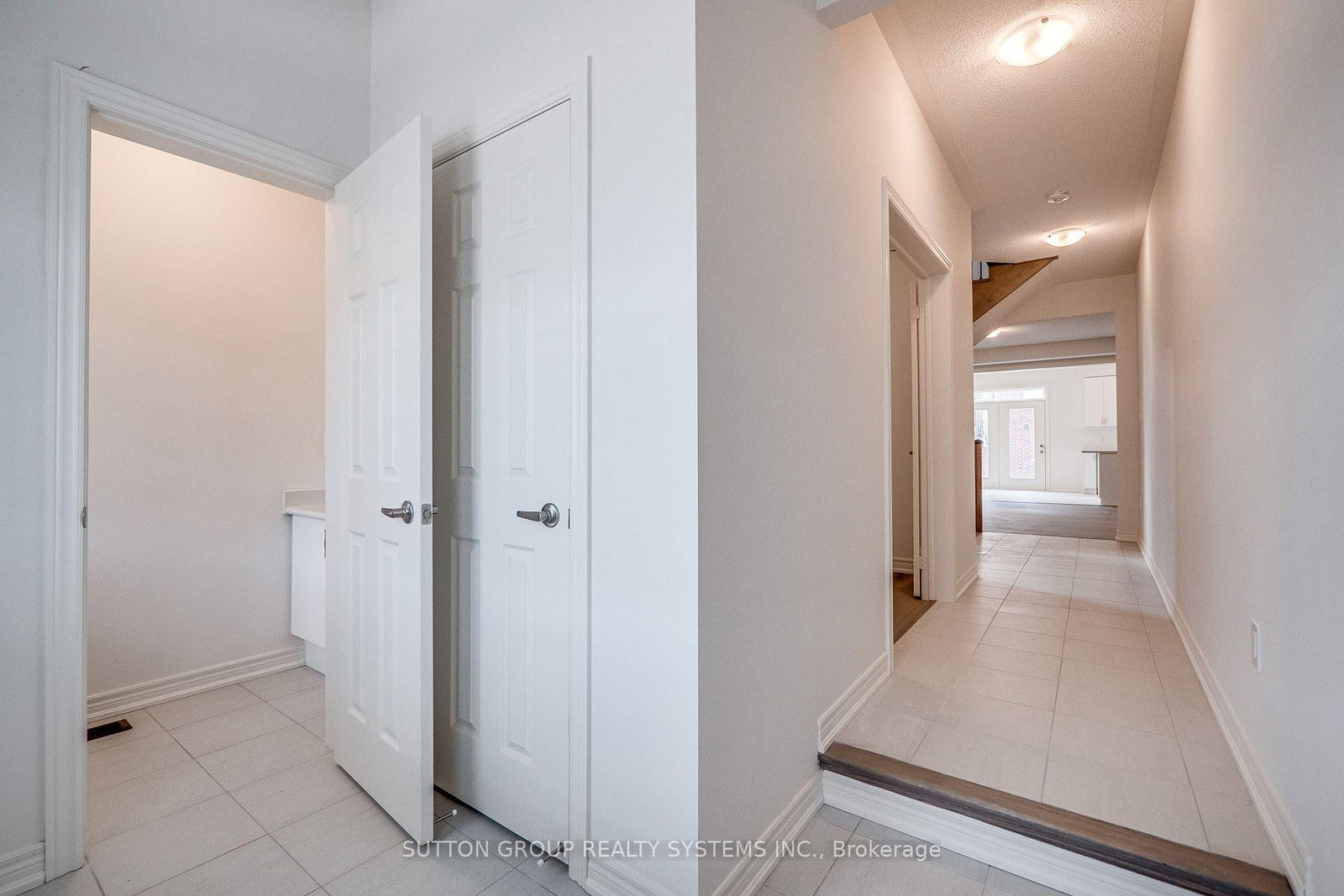 59 Hager Crek Terrace • Hamilton, ON photo 6