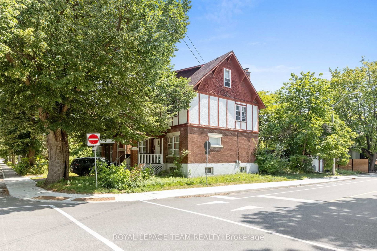 101 GROSVENOR Avenue • Ottawa, ON photo 3