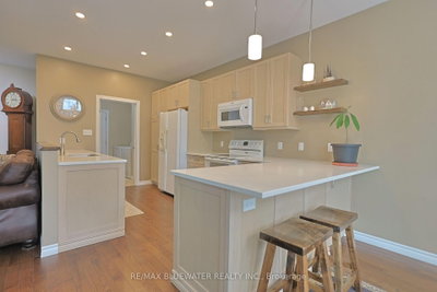 13 Oakwood Links Lane • South Huron, ON photo 4