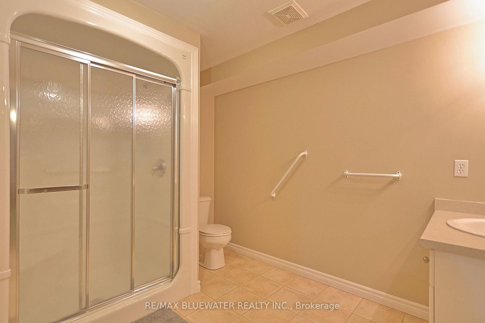 13 Oakwood Links Lane • South Huron, ON photo 41