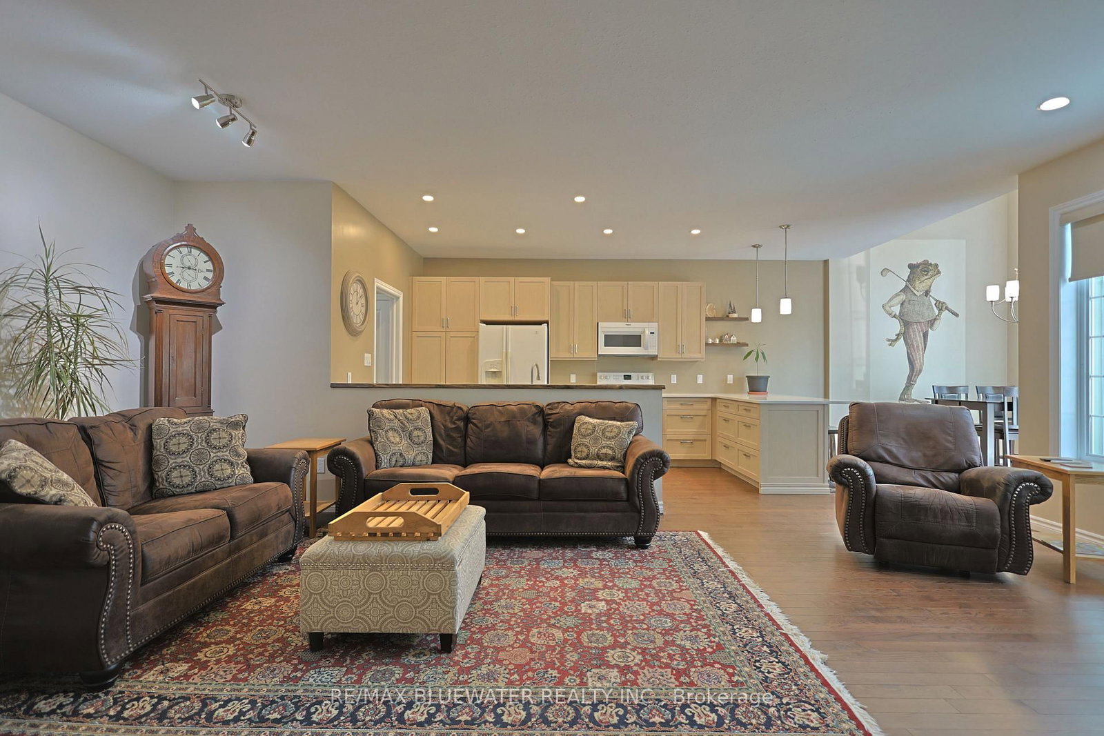 13 Oakwood Links Lane • South Huron, ON photo 5