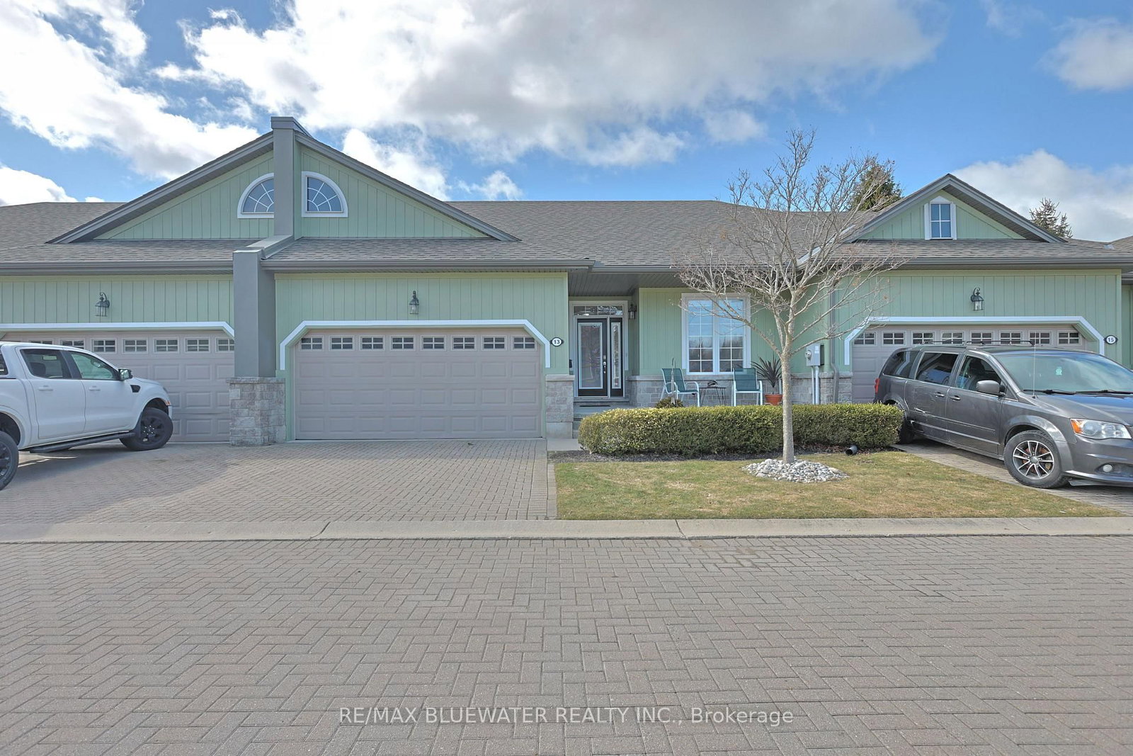 13 Oakwood Links Lane • South Huron, ON photo 6