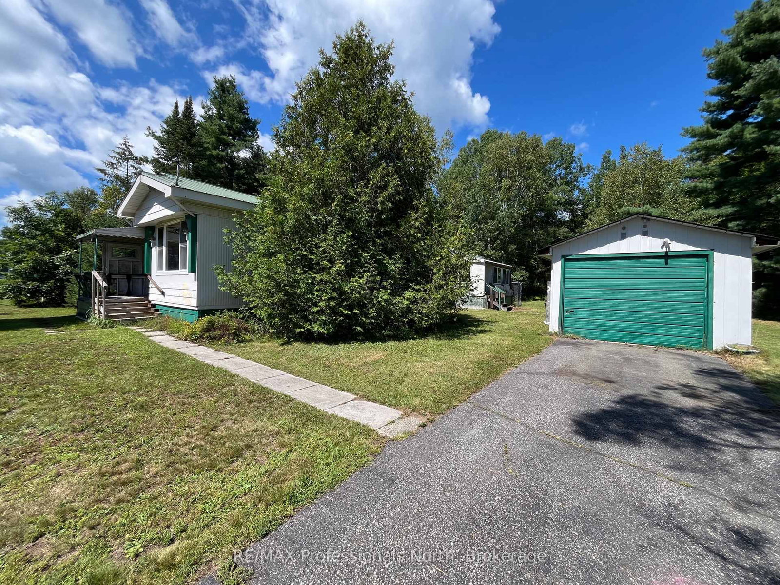 1053 Seventh Lane • Minden Hills, ON photo 5