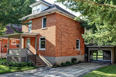 27 Edwin Street E • Meaford, ON photo 3