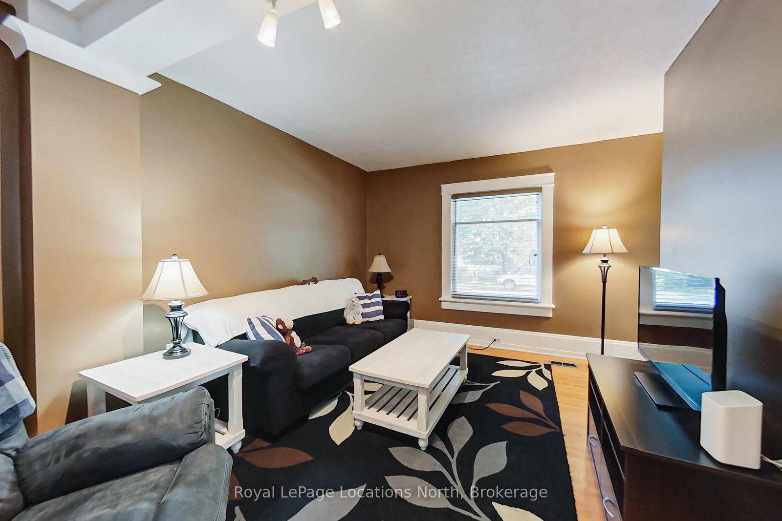 27 Edwin Street E • Meaford, ON photo 6