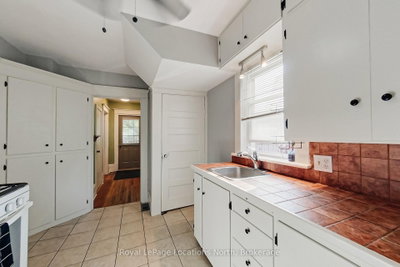 27 Edwin Street E • Meaford, ON photo 9