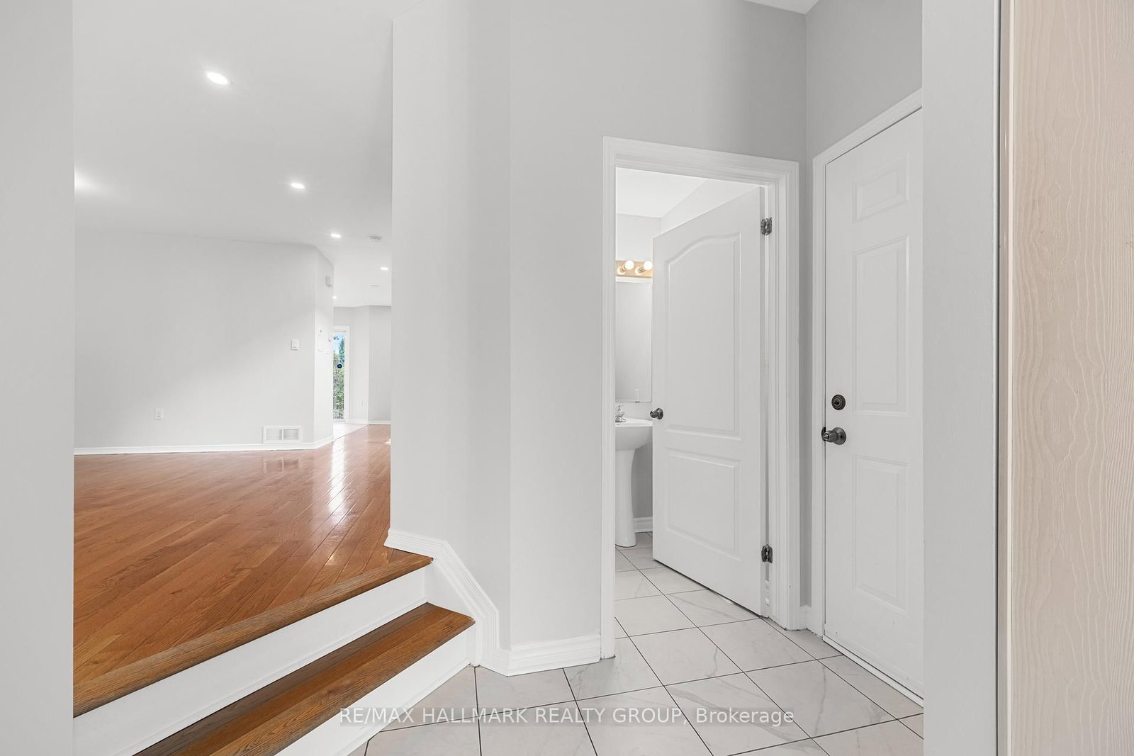1146 Halton Terrace • Ottawa, ON photo 6