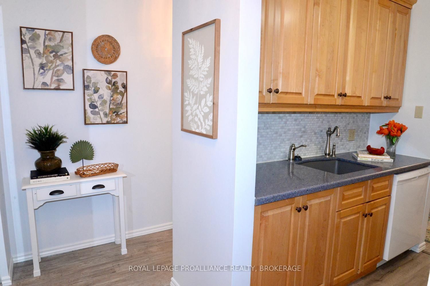 540 Talbot Place • #205 • Gananoque, ON photo 4