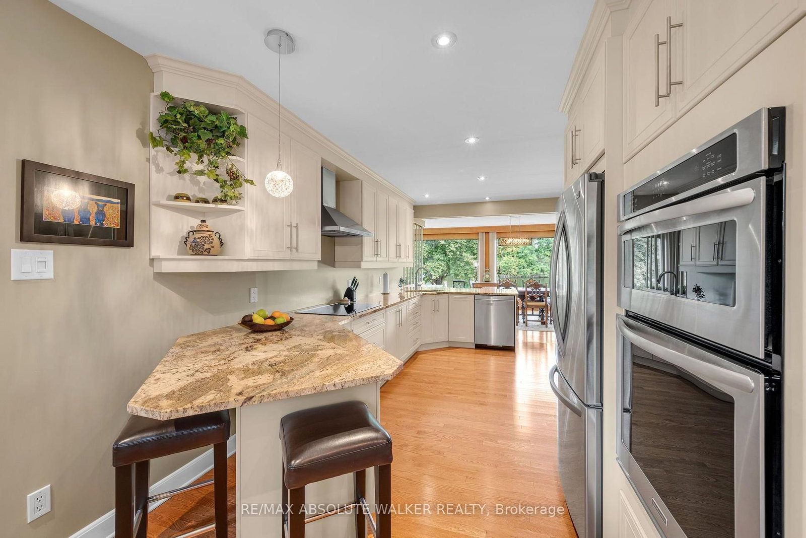 3657 Revelstoke Drive • Ottawa, ON photo 4