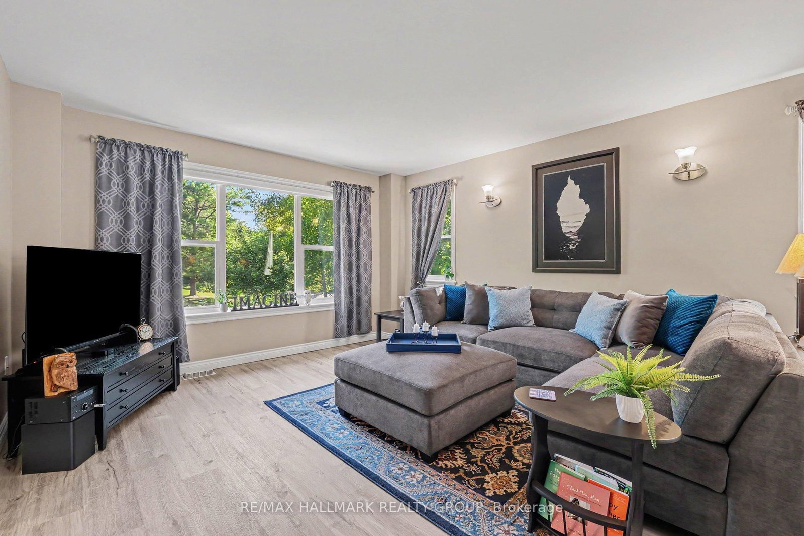 184 Charmont Way • Ottawa, ON photo 13