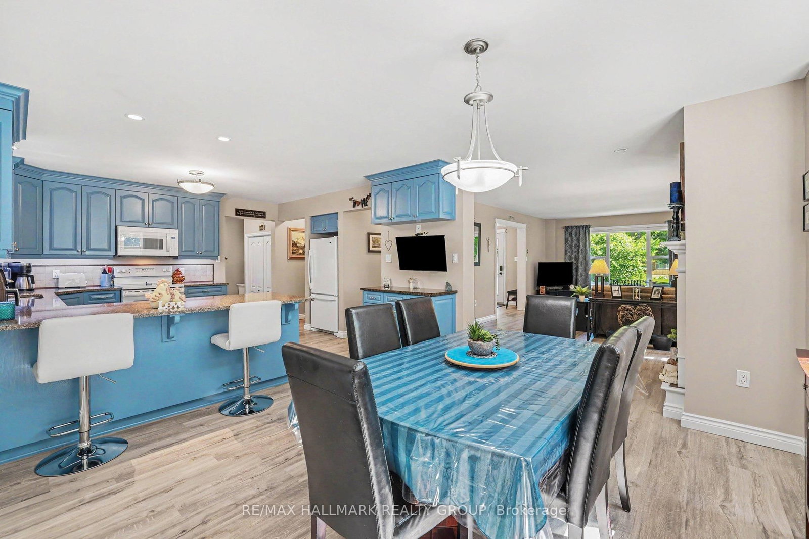 184 Charmont Way • Ottawa, ON photo 17