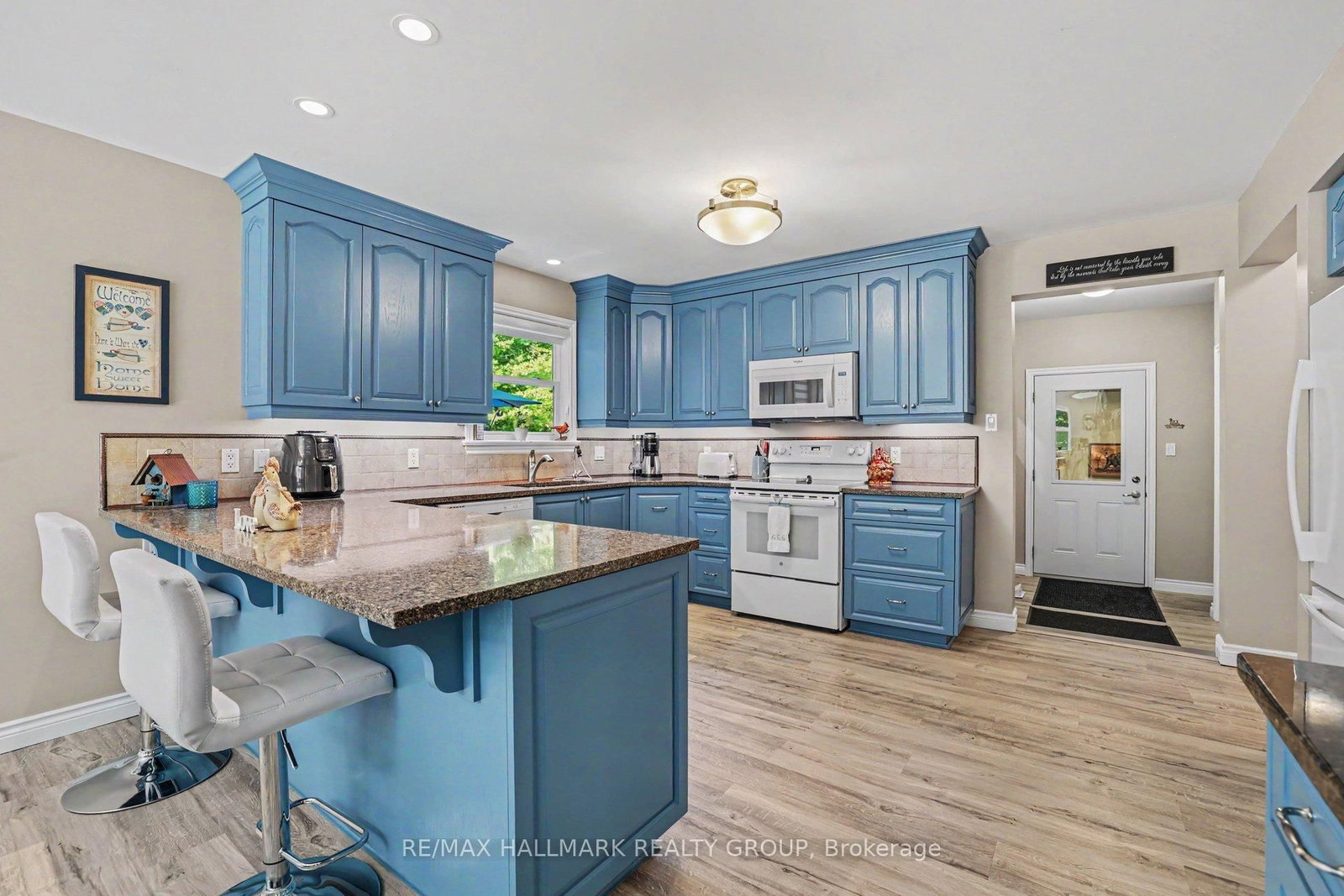 184 Charmont Way • Ottawa, ON photo 18