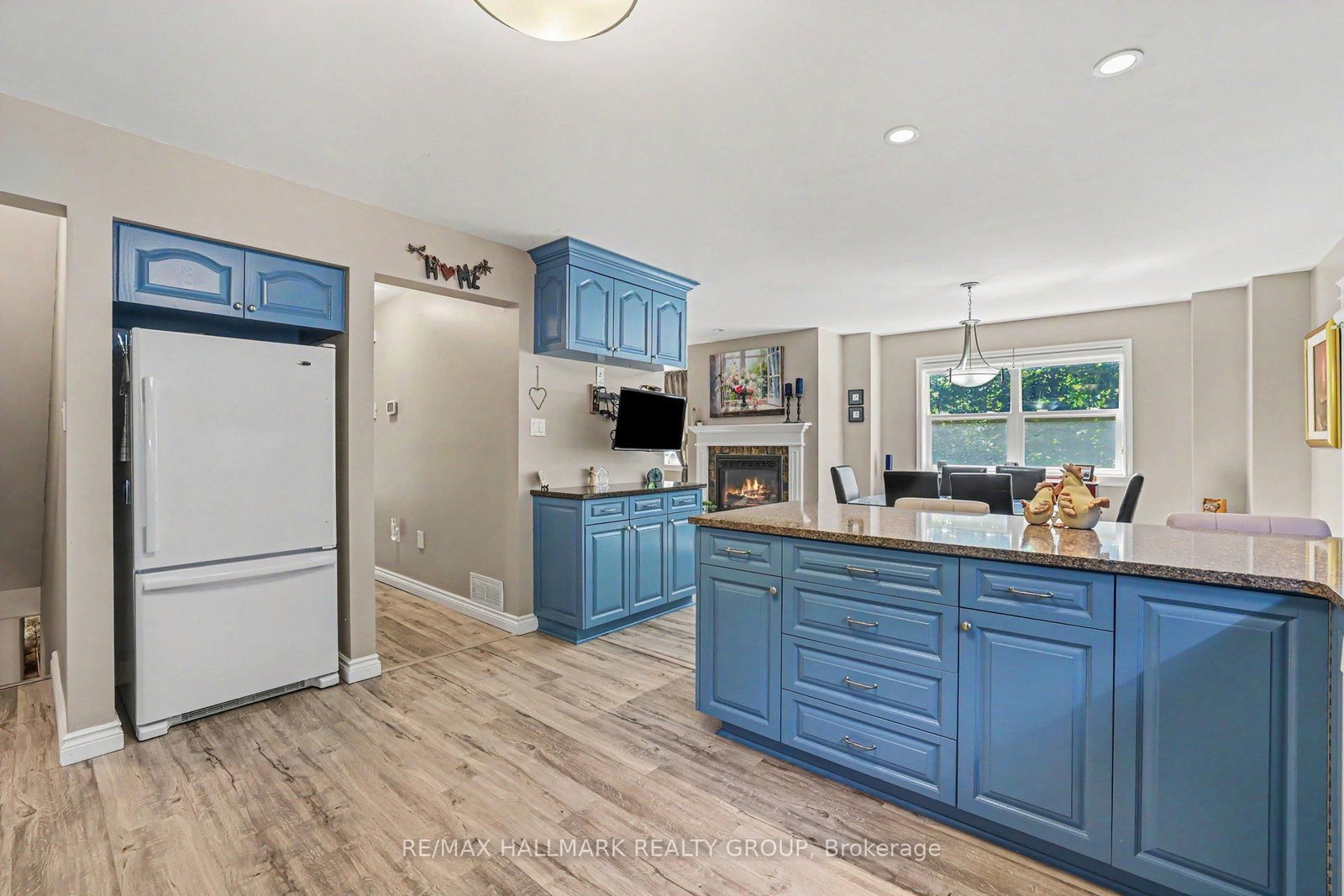 184 Charmont Way • Ottawa, ON photo 21