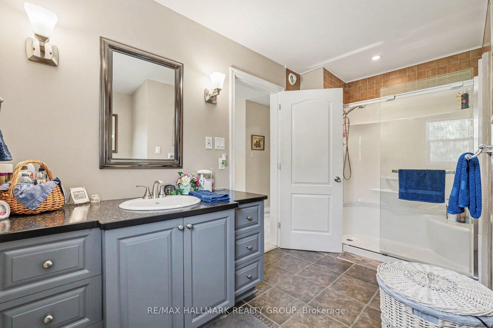 184 Charmont Way • Ottawa, ON photo 27