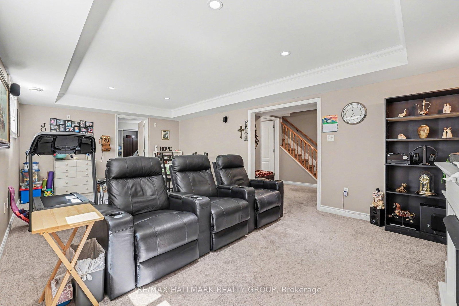 184 Charmont Way • Ottawa, ON photo 37
