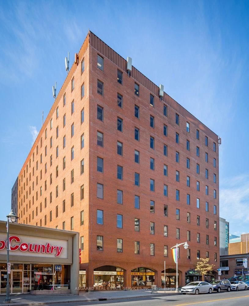 Front view of 3000-400 Cooper Street, Ottawa