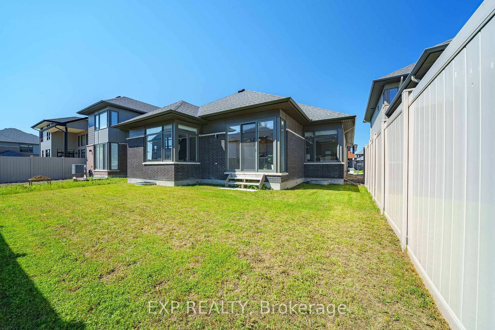 708 Wooler Place • Ottawa, ON photo 36