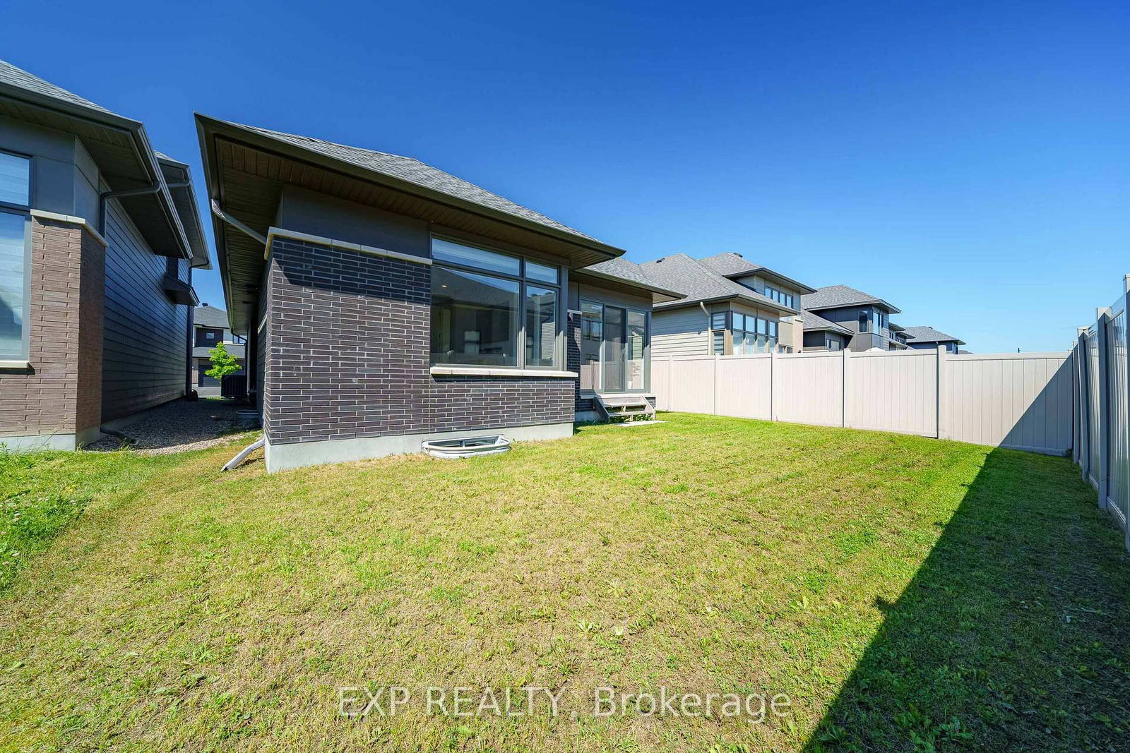 708 Wooler Place • Ottawa, ON photo 38