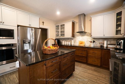 104 Thames Springs Crescent • Zorra, ON photo 8