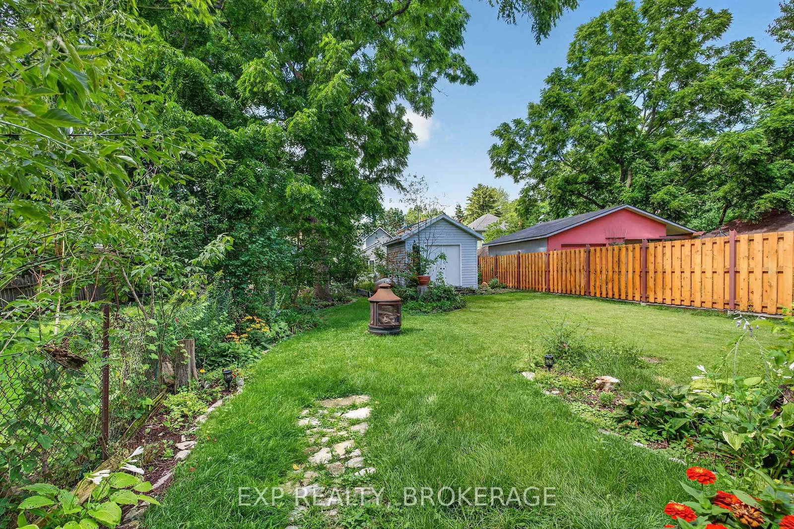 70 LIVINGSTON Avenue • Kingston, ON photo 22