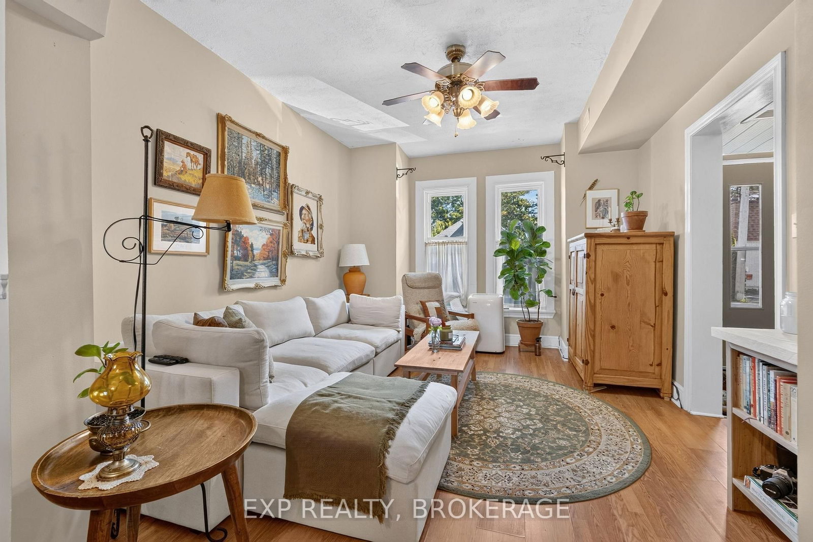 70 LIVINGSTON Avenue • Kingston, ON photo 8