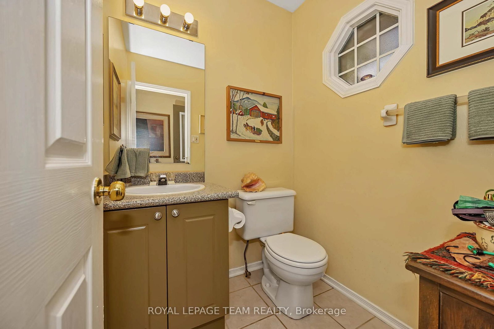 28 Monterey Drive • Ottawa, ON photo 6