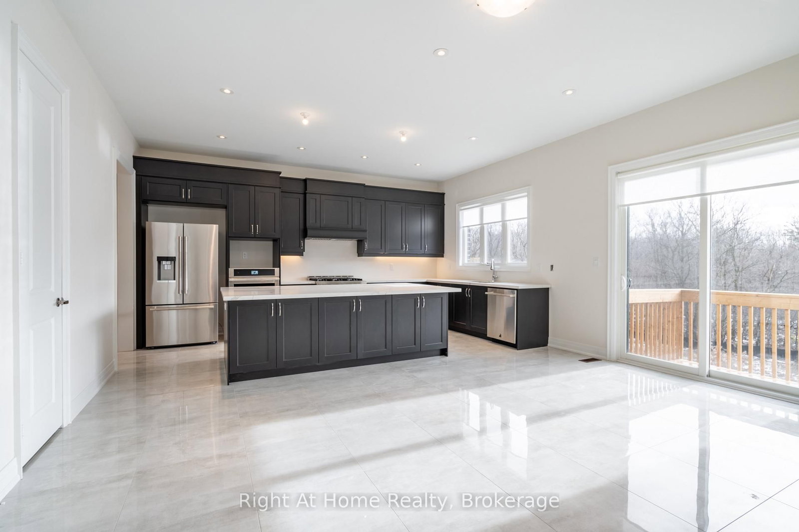 94 Smokey Hollow Place • Hamilton, ON photo 8