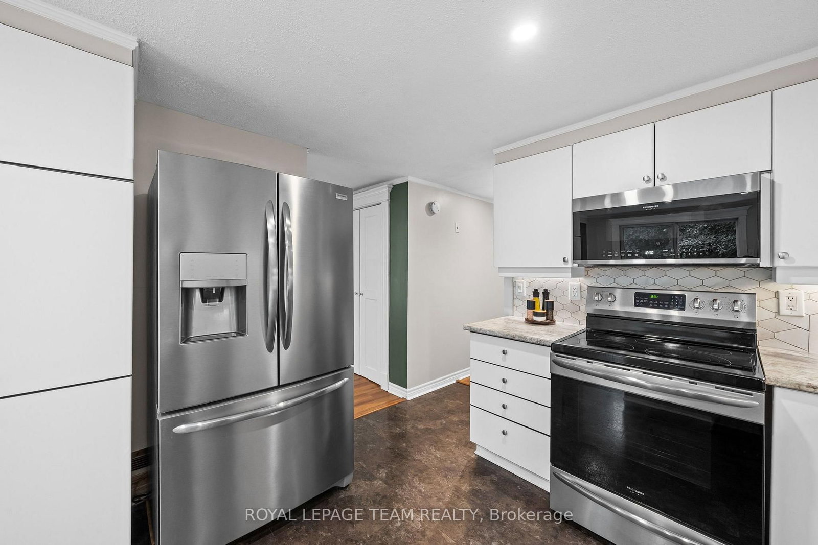 9115 County 44 Road • Edwardsburgh/Cardinal, ON photo 9