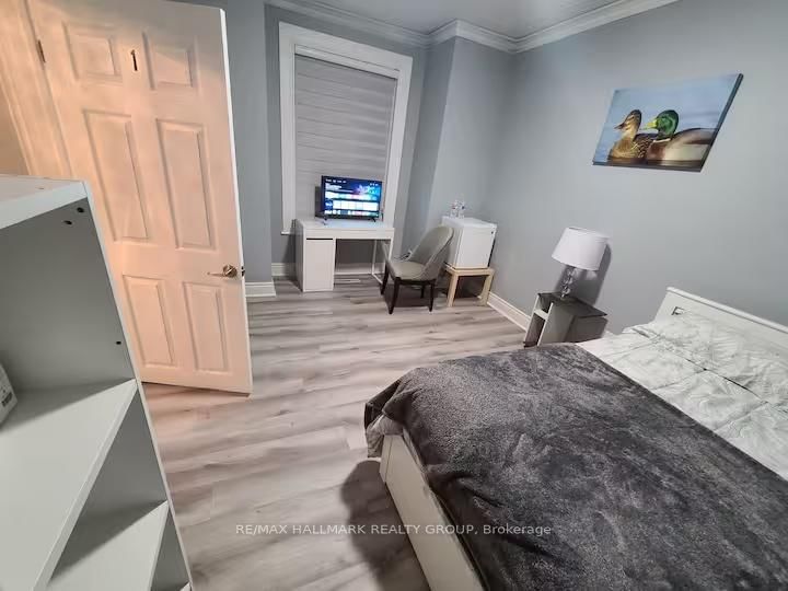 474 SOMERSET St W photo 5