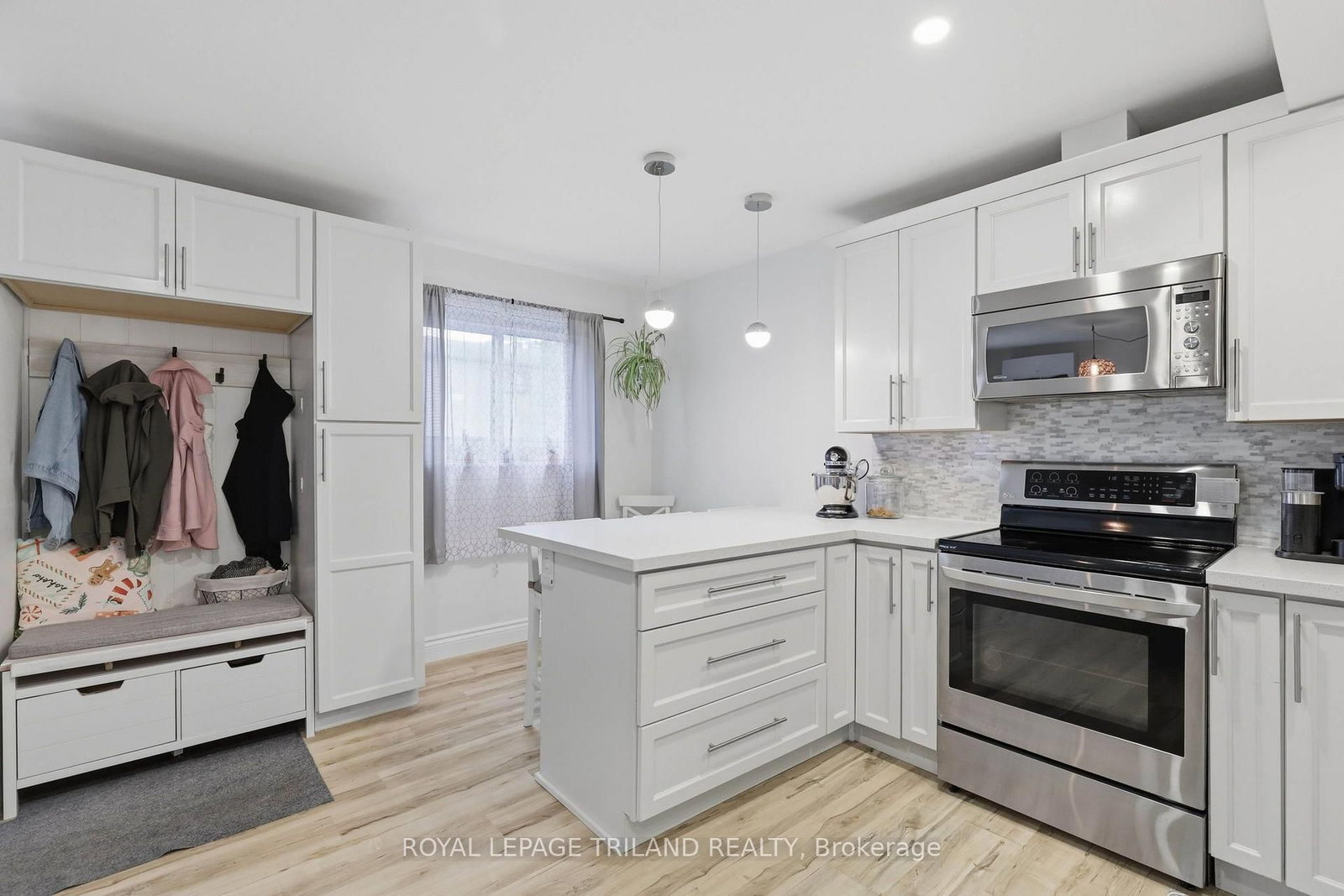 825 DUNDALK Drive • #81 • London South, ON photo 14