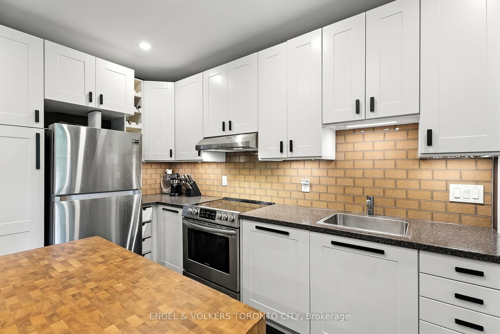 12 Bigwin Island • #221 • Lake of Bays, ON photo 23