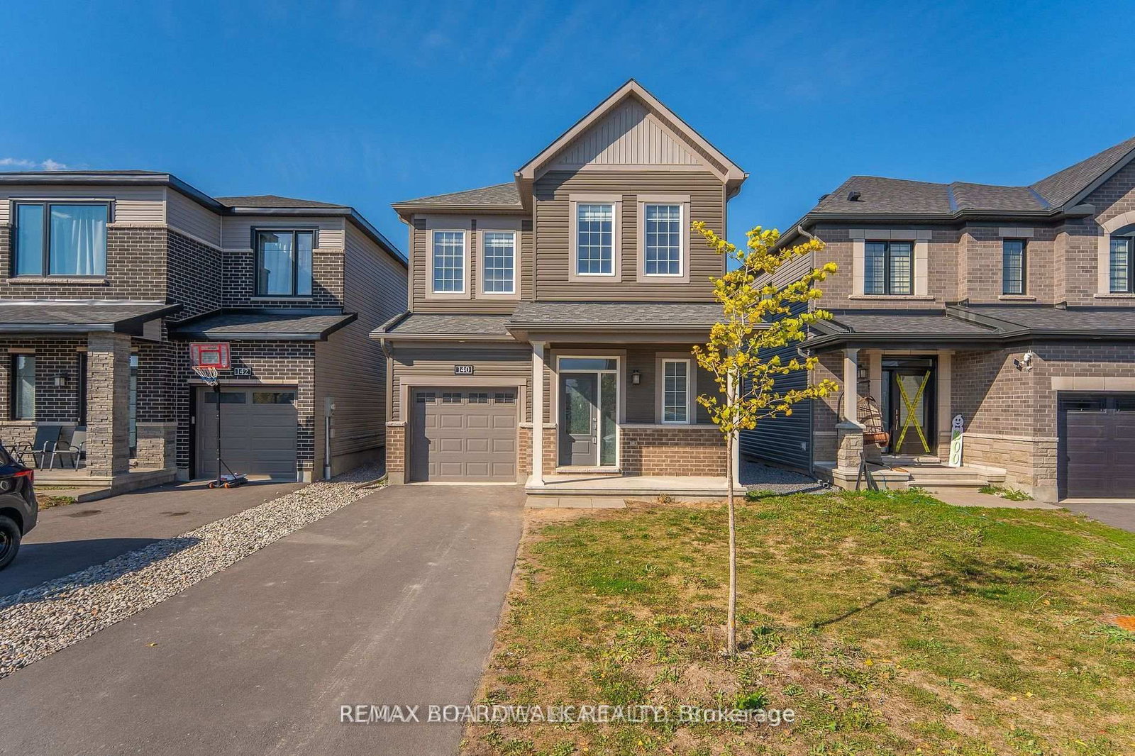 Front view of 140 SHALLOW POND Place, Ottawa