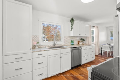 30 Kitchen Road S • Huntsville, ON photo 9