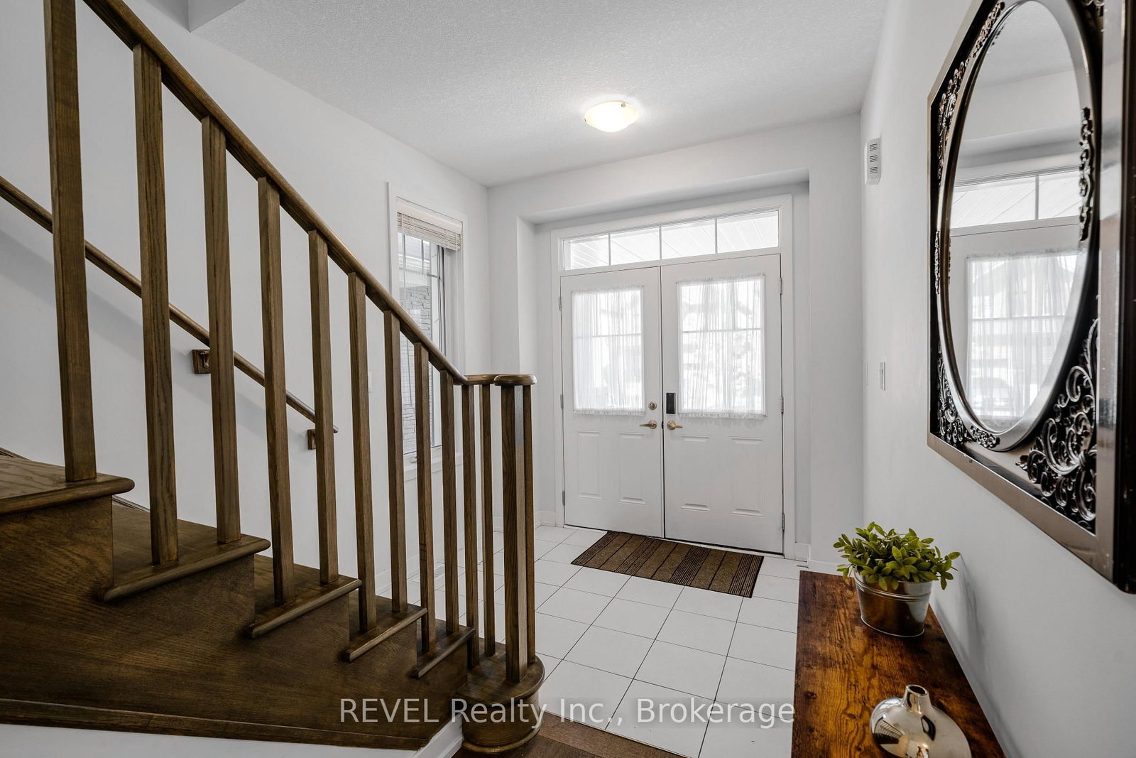 111 Sunflower Crescent • Thorold, ON photo 6