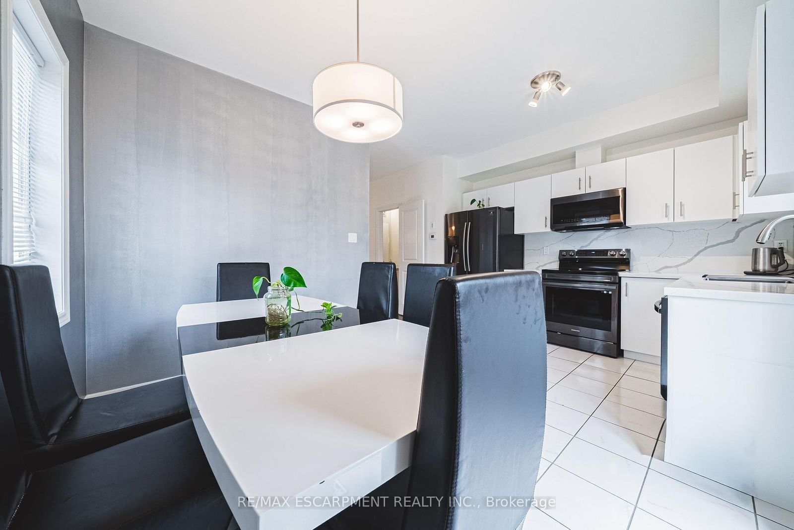 20 BARLEY Lane • Hamilton, ON photo 11