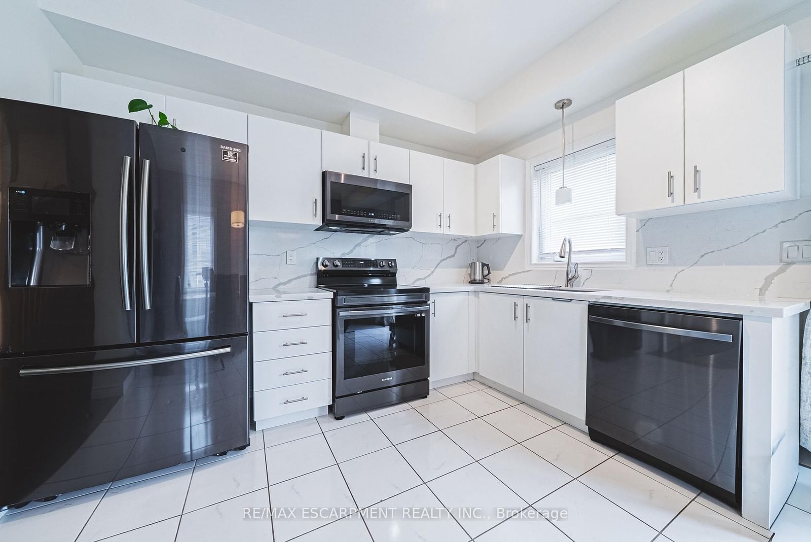 20 BARLEY Lane • Hamilton, ON photo 12