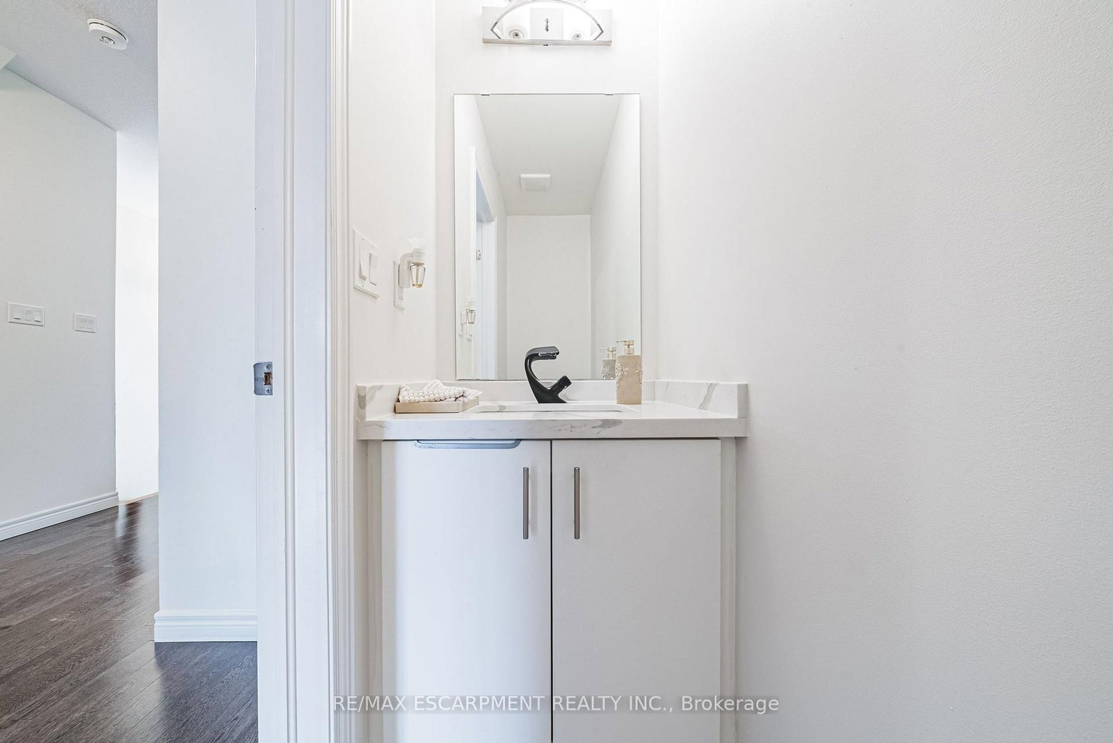 20 BARLEY Lane • Hamilton, ON photo 13