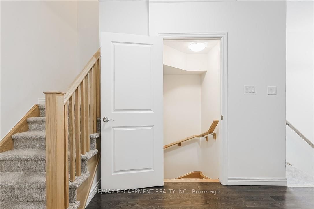 20 BARLEY Lane • Hamilton, ON photo 22