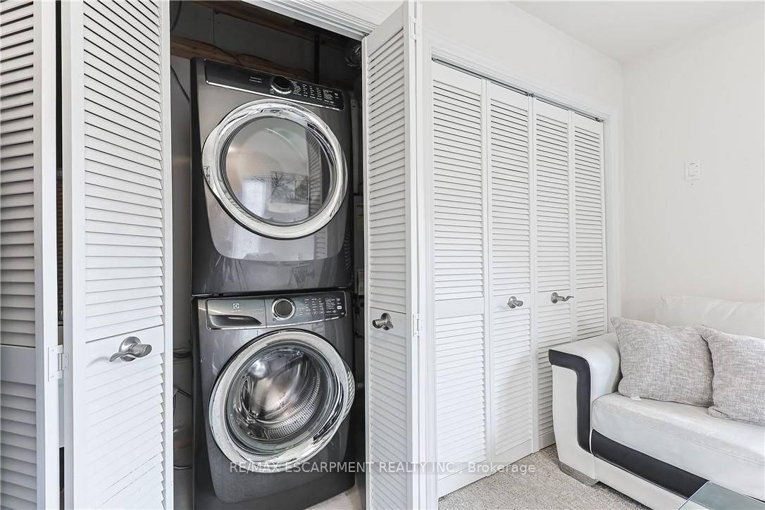 20 BARLEY Lane • Hamilton, ON photo 24